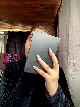 CoraVibes online show from 01/11/26, 01:51