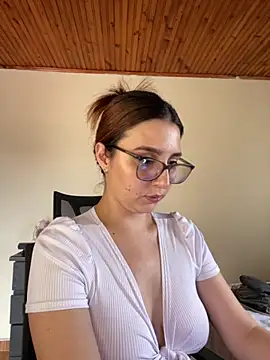 CoraVibes online show from 09/27/25, 07:53