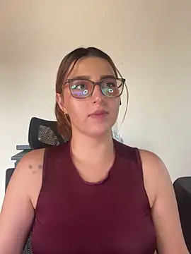 CoraVibes online show from 09/29/25, 07:52