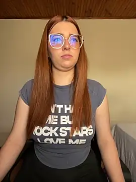 CoraVibes online show from 11/19/25, 11:54