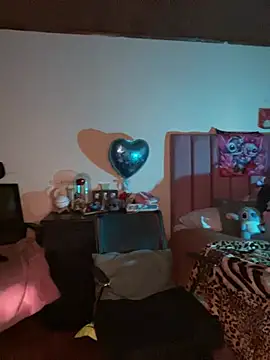 CoraVibes online show from 03/12/26, 11:47