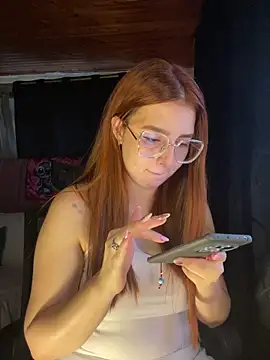 CoraVibes online show from 10/15/25, 11:40