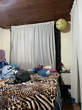 CoraVibes online show from 03/18/26, 01:46