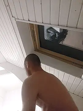 Snapshot of Hahahhdsj112 chatting on 10/11/25, 08:10 Hahahhdsj112 online show from 10/11/25, 08:10