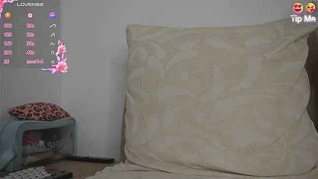 Roxybeautyy online show from 03/27/26, 09:21