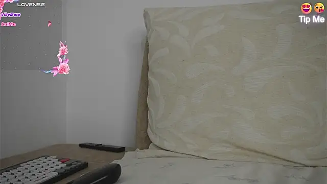 Roxybeautyy online show from 03/24/26, 09:20