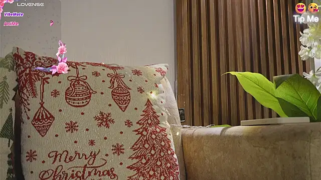 Snapshot of Roxybeautyy chatting on 11/13/25, 09:24 Roxybeautyy online show from 11/13/25, 09:24