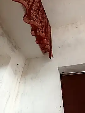 Pooja-guptq online show from 11/12/25, 08:51