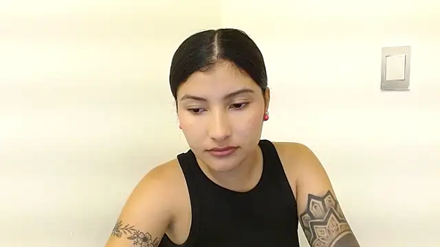 Snapshot of louis_k chatting on 03/22/25, 11:11 louis k online show from 03/22/25, 11:11