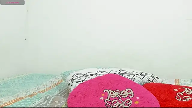 woman rosse online show from 09/22/25, 10:27