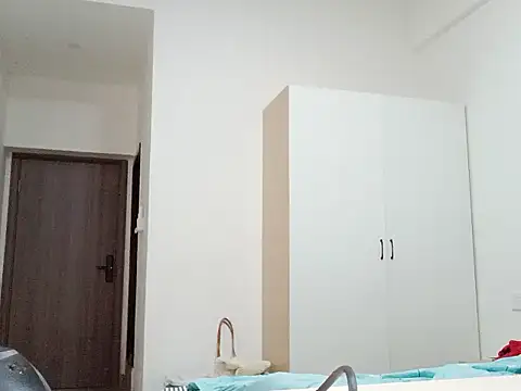 sun1314156 online show from 10/21/25, 11:31