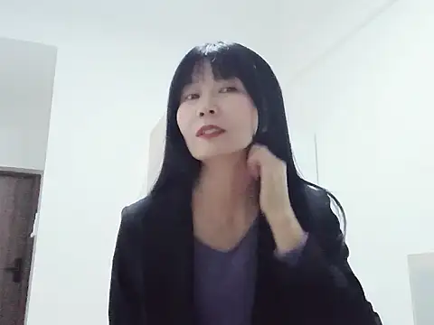 sun1314156 online show from 10/24/25, 10:58