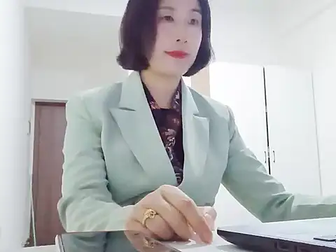 sun1314156 online show from 10/25/25, 10:36