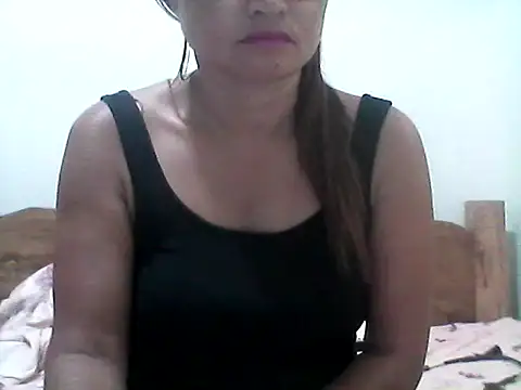 nathalie0045 online show from 04/12/26, 11:30