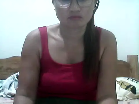 nathalie0045 online show from 05/19/26, 10:28