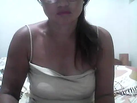 Snapshot of nathalie0045 chatting on 06/30/26, 10:10 nathalie0045 online show from 06/30/26, 10:10
