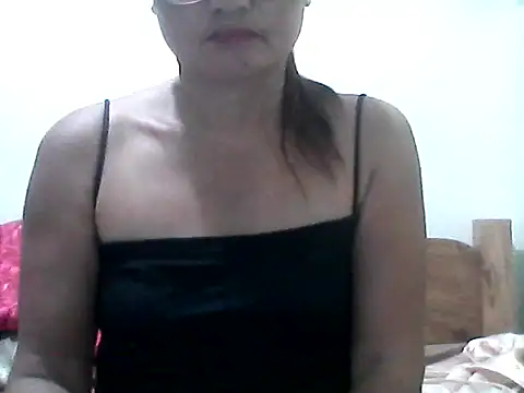 Snapshot of nathalie0045 chatting on 06/14/26, 09:21 nathalie0045 online show from 06/14/26, 09:21