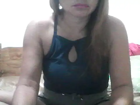 Snapshot of nathalie0045 chatting on 06/18/26, 09:42 nathalie0045 online show from 06/18/26, 09:42