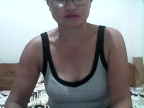 Snapshot of nathalie0045 chatting on 06/04/26, 10:47 nathalie0045 online show from 06/04/26, 10:47