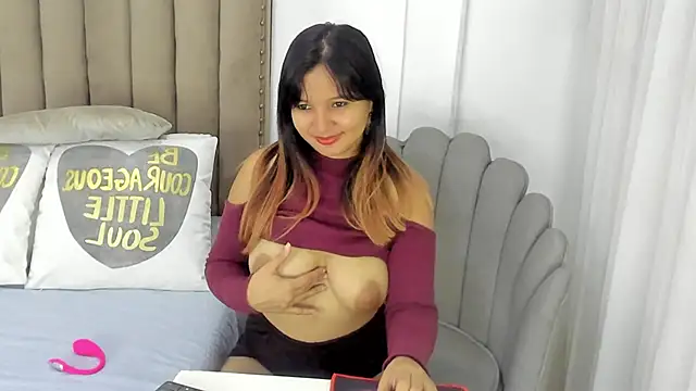 Snapshot of zusan_king_ chatting on 11/17/25, 03:21 zusan king online show from 11/17/25, 03:21