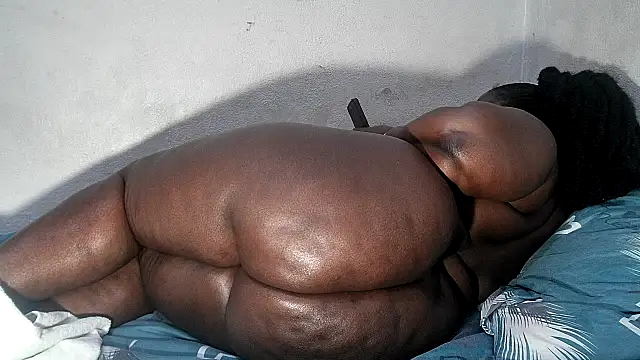 ASSQUEEN37Xx online show from 11/23/25, 08:57