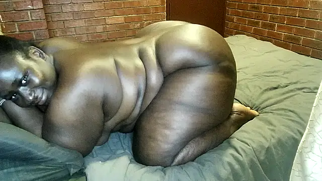 ASSQUEEN37Xx online show from 10/30/25, 03:27