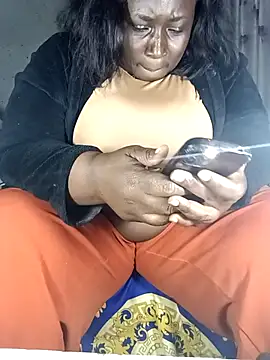 ASSQUEEN37Xx online show from 05/23/26, 05:01