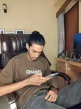 thecatfish online show from 10/26/25, 04:24