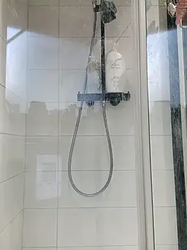 PrettyBoyNickyxh online show from 11/05/25, 07:33