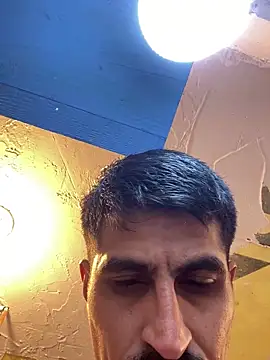 Snapshot of Arce92 chatting on 11/24/25, 12:05 Arce92 online show from 11/24/25, 12:05