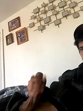 Snapshot of Arce92 chatting on 10/31/25, 07:32 Arce92 online show from 10/31/25, 07:32