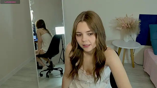 LeksaLove online show from 10/30/25, 06:05