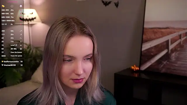 HongTomczak online show from 11/17/25, 10:19