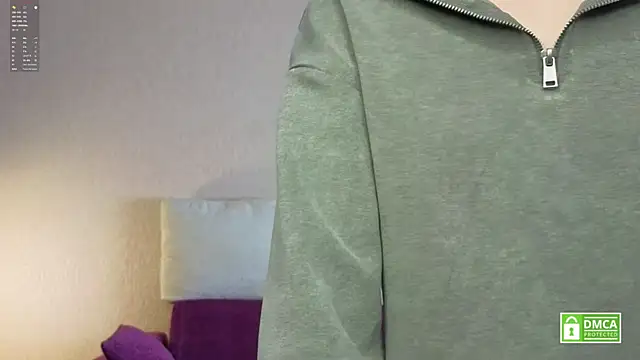 HongTomczak online show from 04/24/26, 07:54