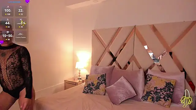 cloemorwen online show from 11/17/25, 04:05