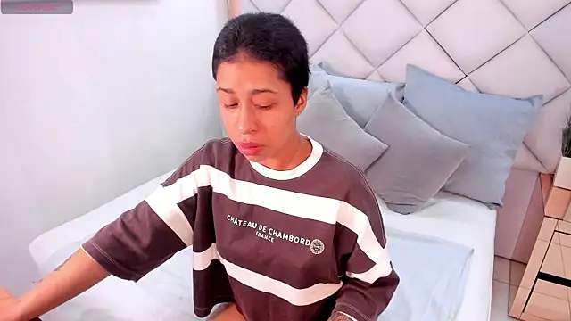 cloemorwen online show from 12/03/25, 10:09