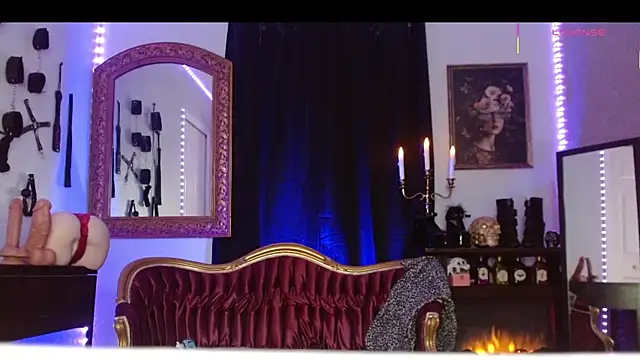 miss strapon online show from 11/30/25, 10:43