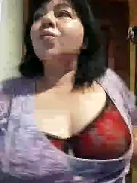 Snapshot of Tsukerochka chatting on 10/12/25, 01:56 Tsukerochka online show from 10/12/25, 01:56