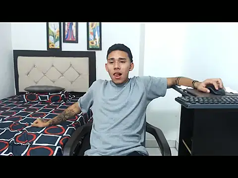 Snapshot of sebasbight chatting on 10/11/25, 04:24 sebasbight online show from 10/11/25, 04:24