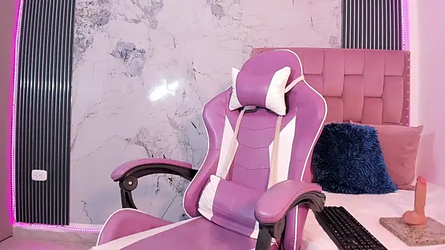 Mia Duarte1 online show from 11/26/25, 07:25