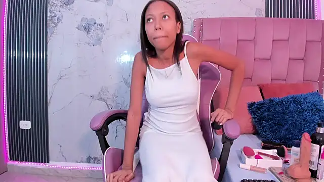 Mia Duarte1 online show from 12/05/25, 07:23