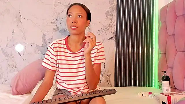 Mia Duarte1 online show from 11/06/25, 07:29