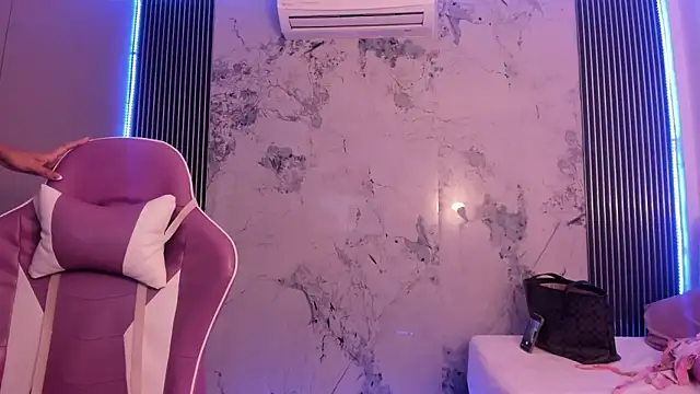 Mia Duarte1 online show from 03/01/26, 08:03