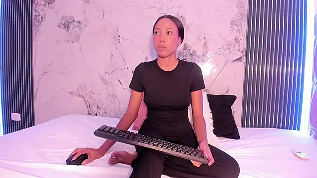 Mia Duarte1 online show from 10/23/25, 07:23