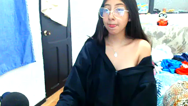 Snapshot of Nanilux chatting on 10/09/25, 07:25 Nanilux online show from 10/09/25, 07:25