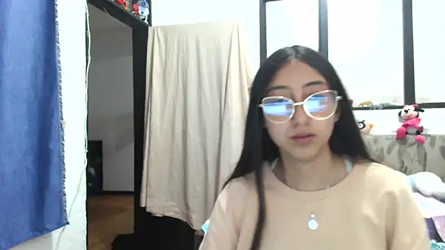 Snapshot of Nanilux chatting on 10/07/25, 01:06 Nanilux online show from 10/07/25, 01:06