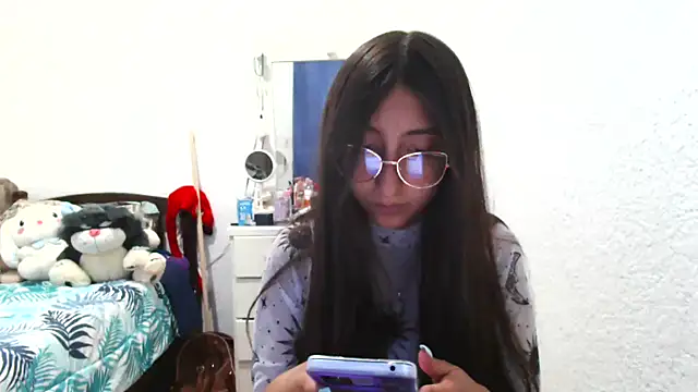 Snapshot of Nanilux chatting on 09/19/25, 10:03 Nanilux online show from 09/19/25, 10:03