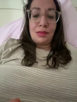 RosaFreya online show from 06/15/26, 07:41