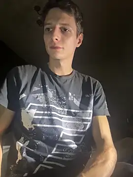 Snapshot of TurOnyou chatting on 11/04/25, 10:24 TurOnyou online show from 11/04/25, 10:24