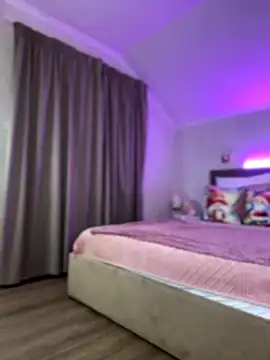 Snapshot of SugarDanger chatting on 11/28/25, 05:07 SugarDanger online show from 11/28/25, 05:07